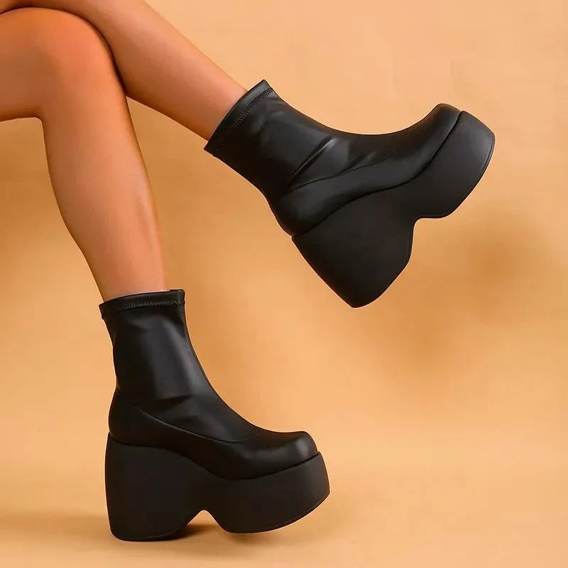 Women's Boots Chunky Platform Round Toe Rubber Sole with Fur Shaft