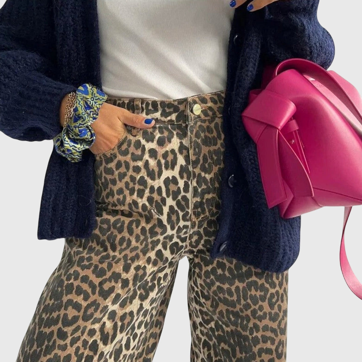 Chandra - Retro Leopard Print Jeans for Every Occasion