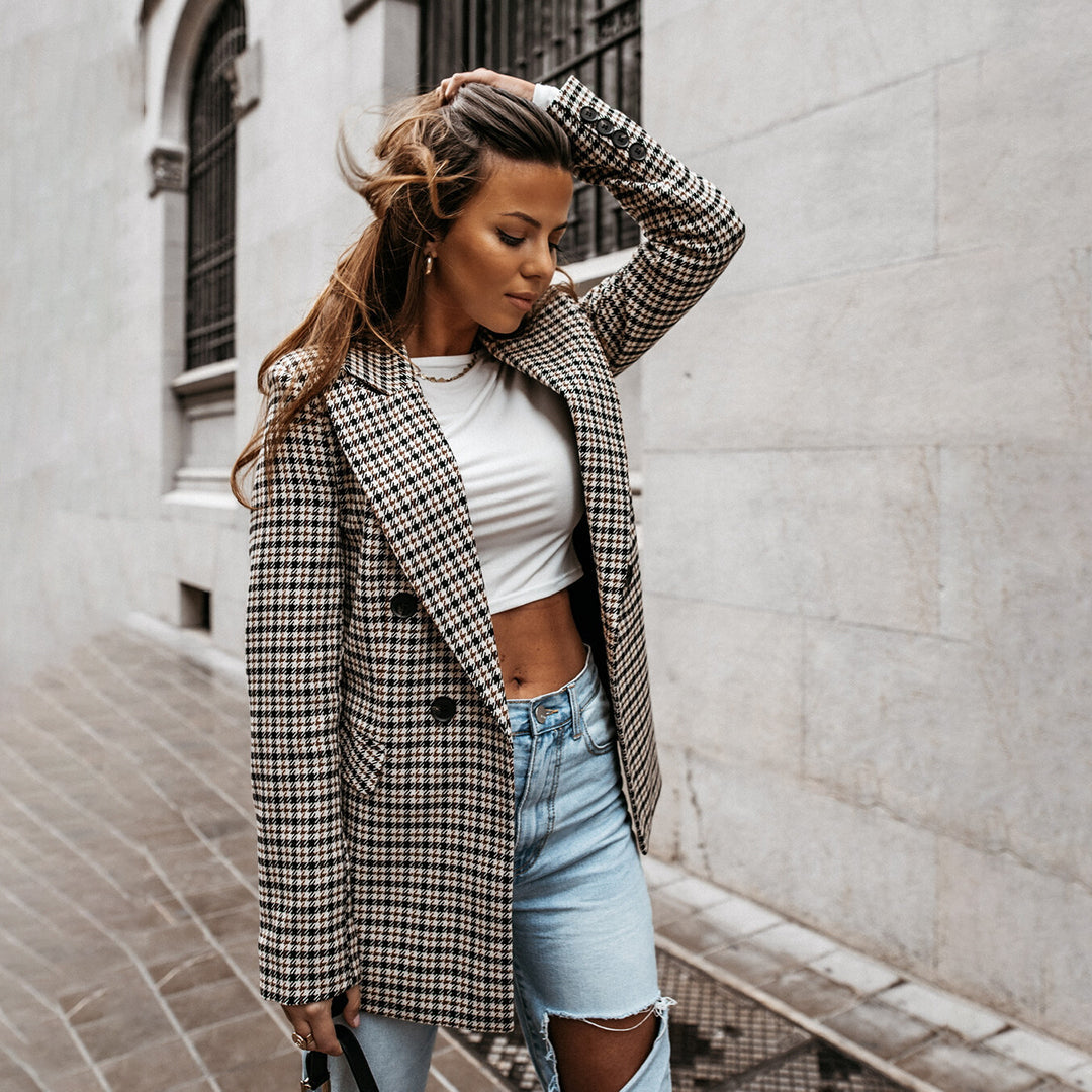 Chic Women's Blazer for Any Occasion