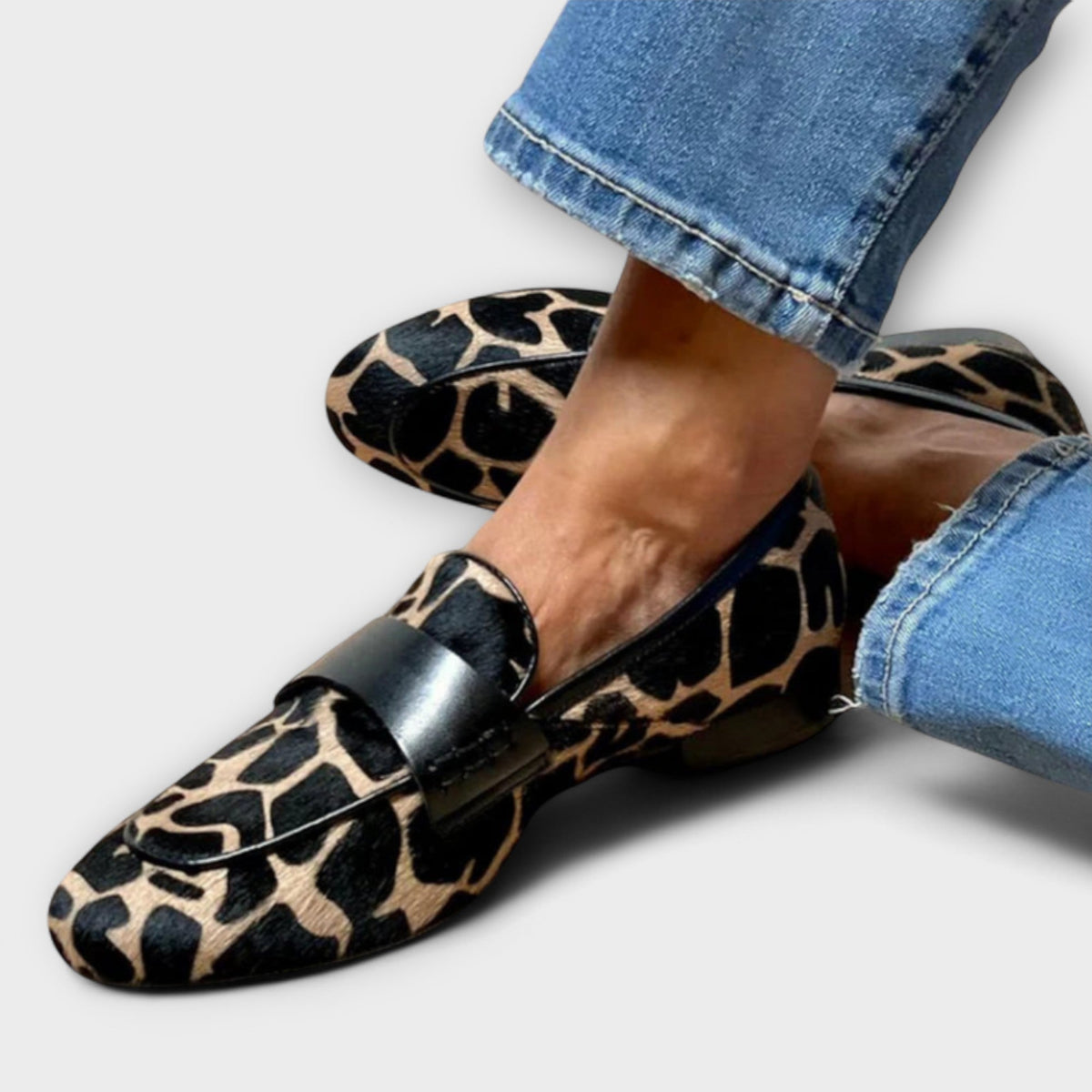 Women's Leopard Print Slippers Comfort Fit Slip On Shoes 1
