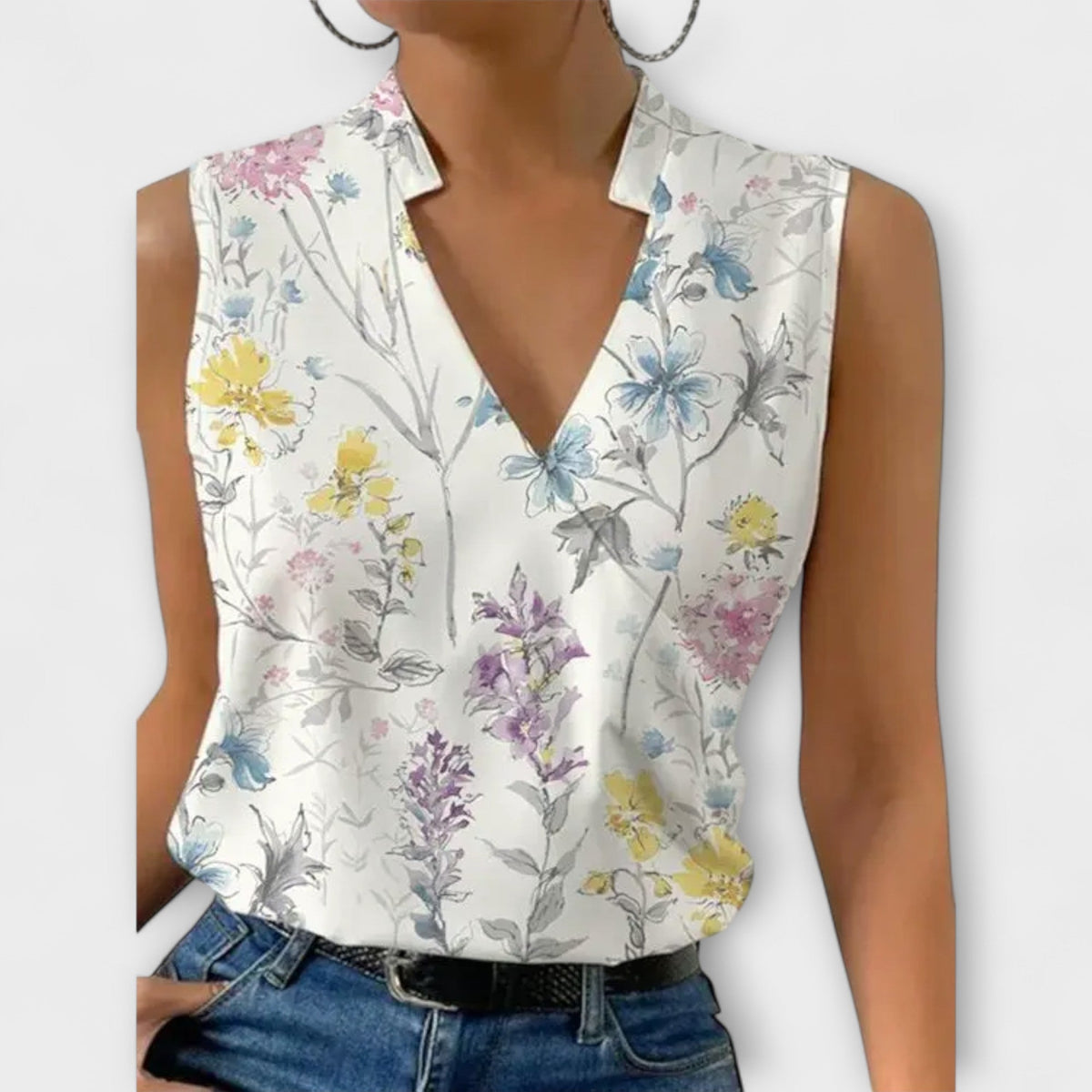 Loretta | Chic V-Neck Blouse for Any Occasion