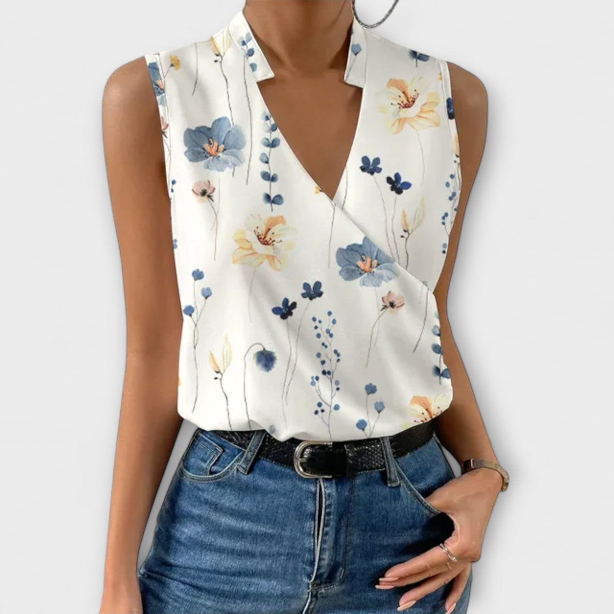 Loretta | Chic V-Neck Blouse for Any Occasion