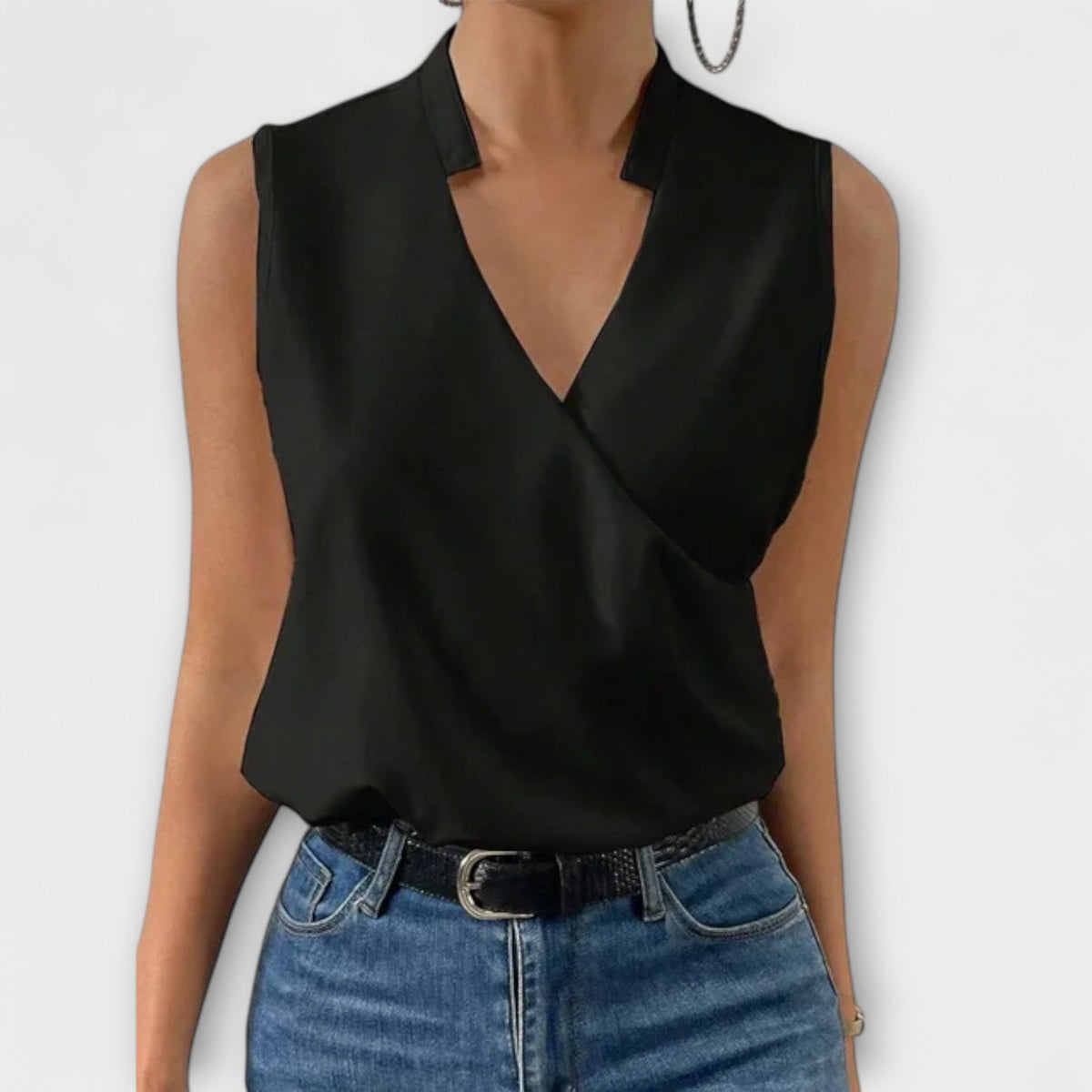 Loretta | Chic V-Neck Blouse for Any Occasion