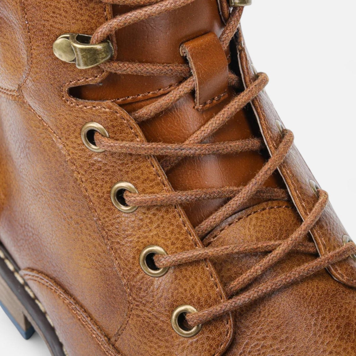 Men's Boots Retro Lightweight Round Toe Clean Silhouette with Lace Up