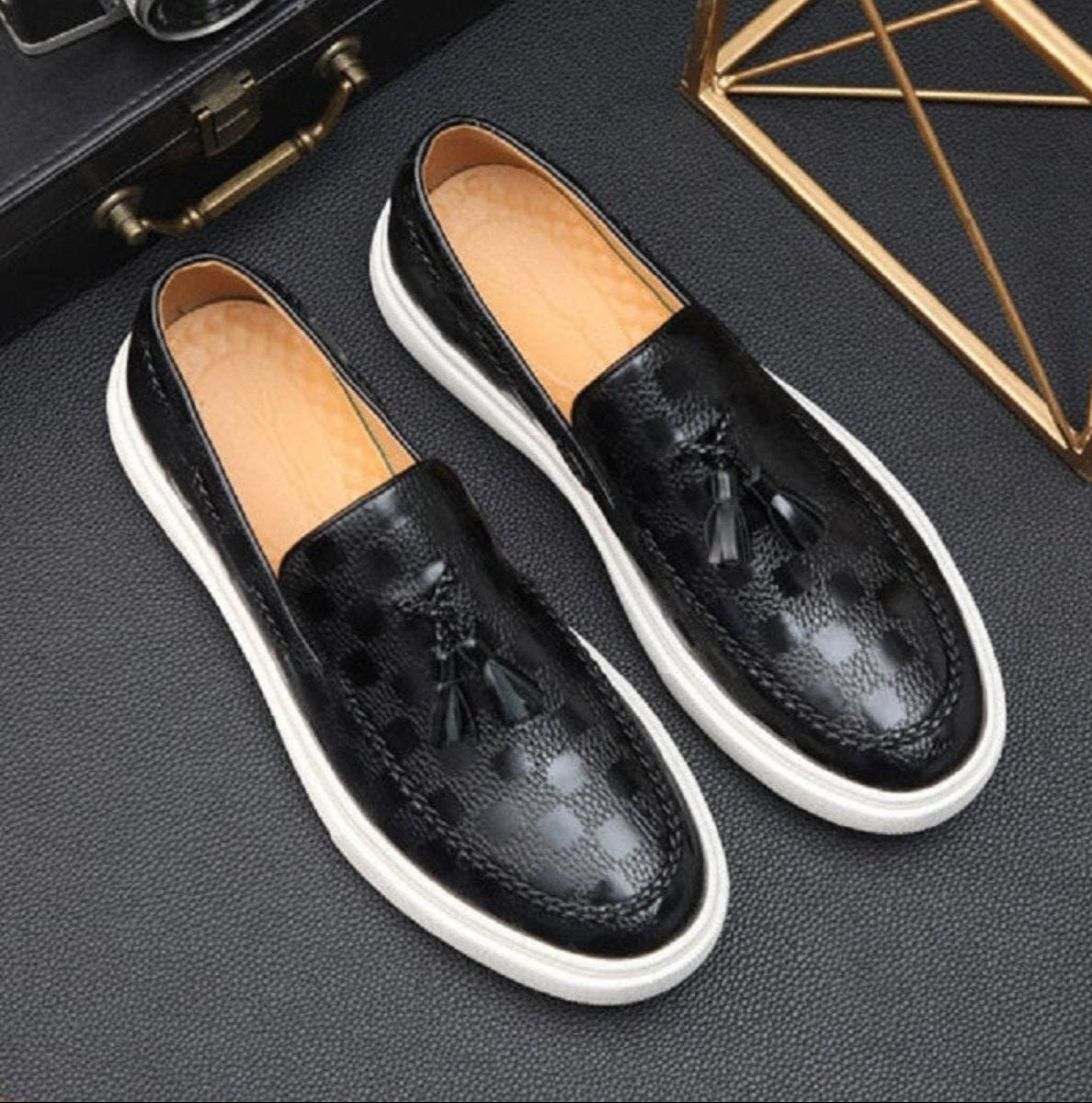 Men's Tassel Loafers Moc Toe Cushioned Footbed Shoes