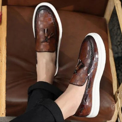 Men's Tassel Loafers Moc Toe Cushioned Footbed Shoes