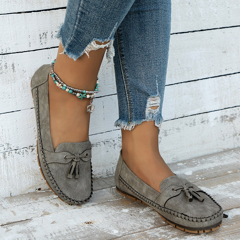 Reagan – Chic Bow Loafers for Any Occasion