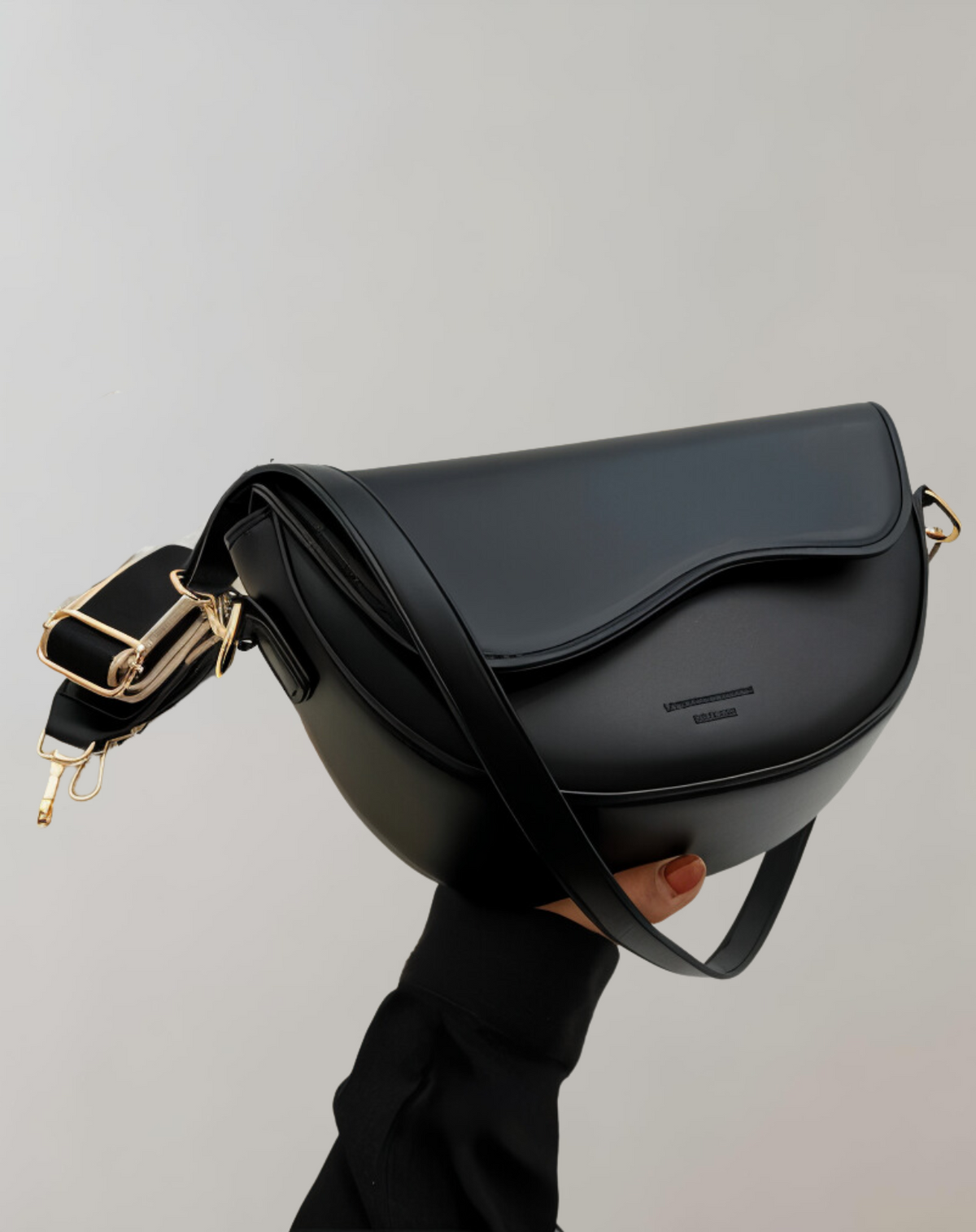 Women's Crossbody Bag | Adjustable Strap & Secure Closure