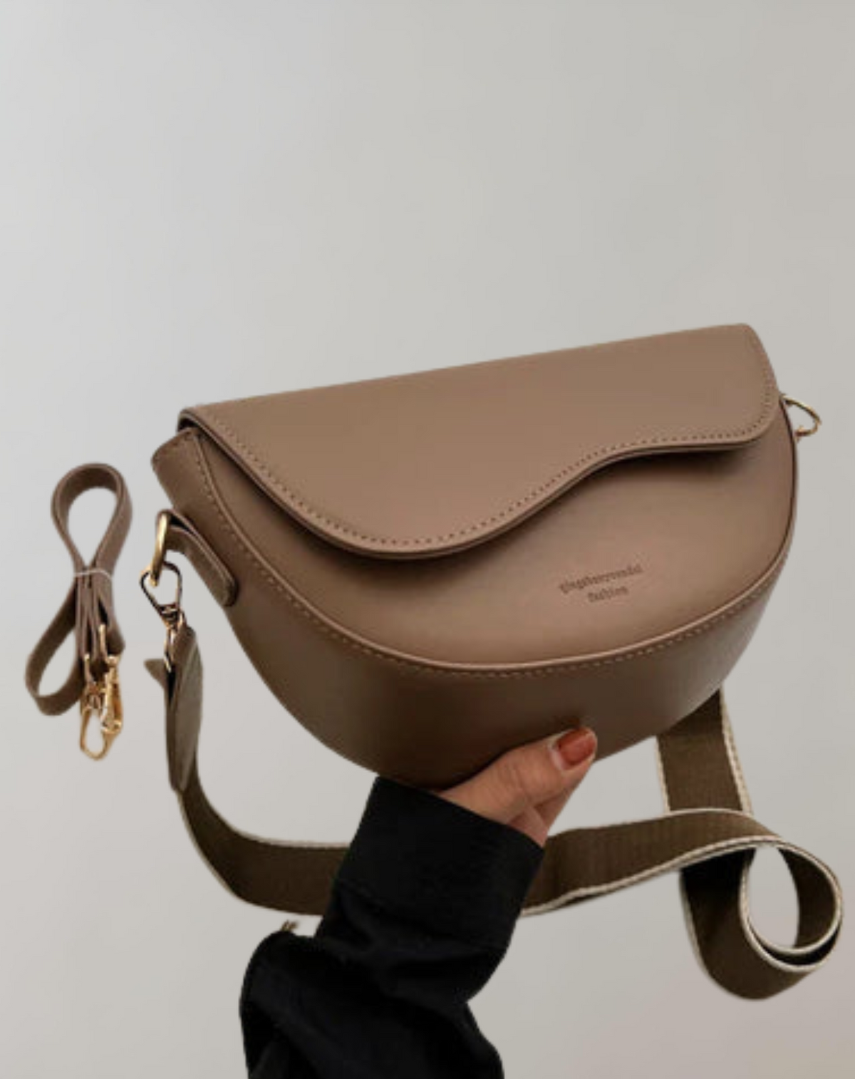 Women's Crossbody Bag | Adjustable Strap & Secure Closure