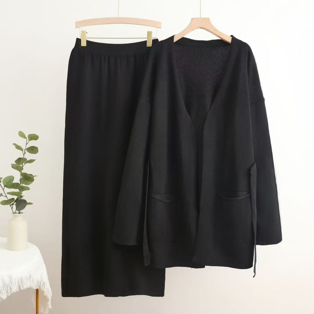 Women's Knit Set | Deep V-Neck & Practical Pockets