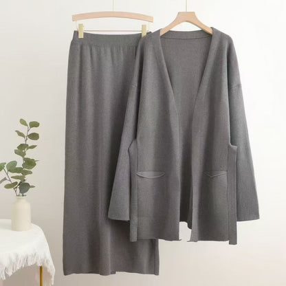 Women's Knit Set | Deep V-Neck & Practical Pockets