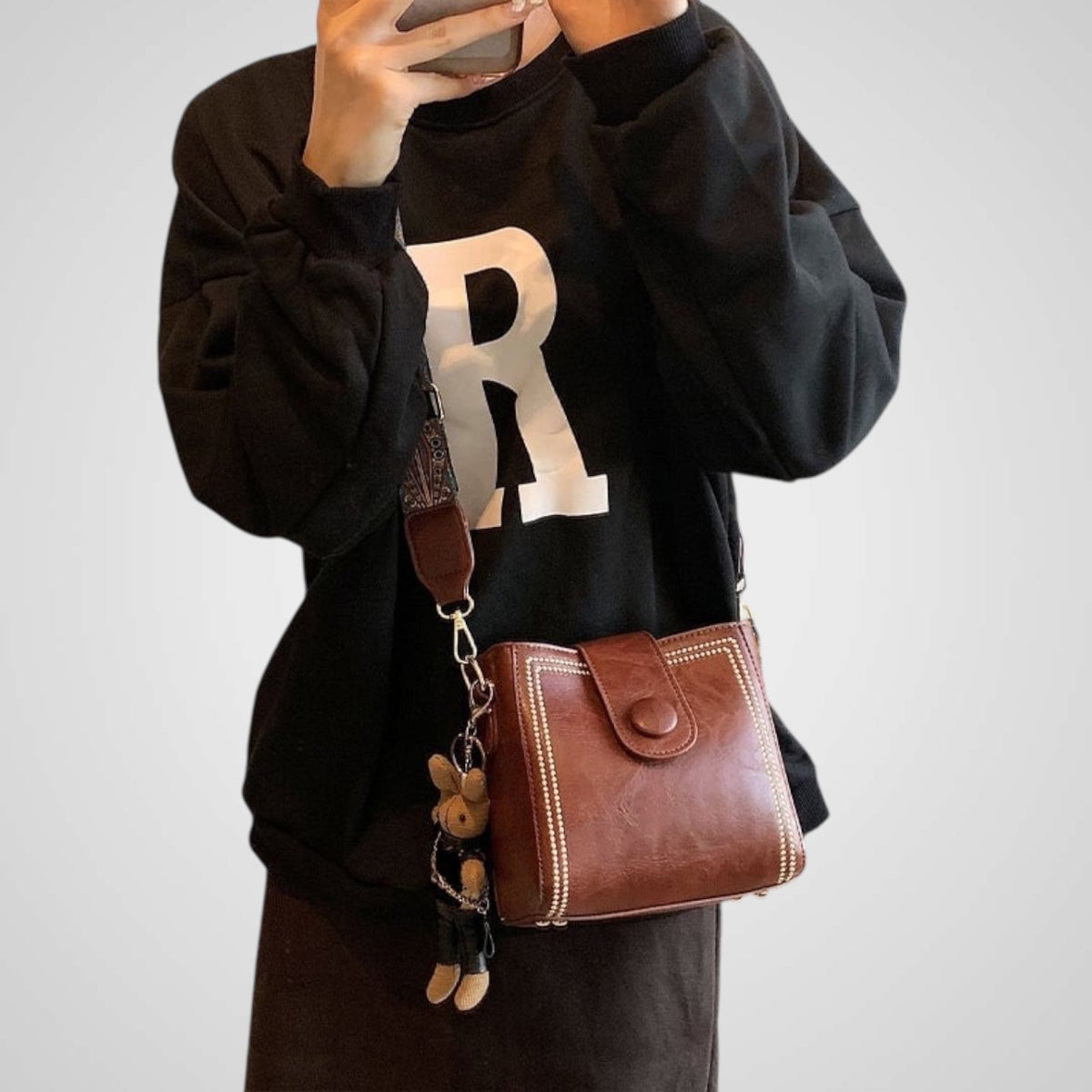 Women's Retro Shoulder Bag | Adjustable Strap & Spacious Design