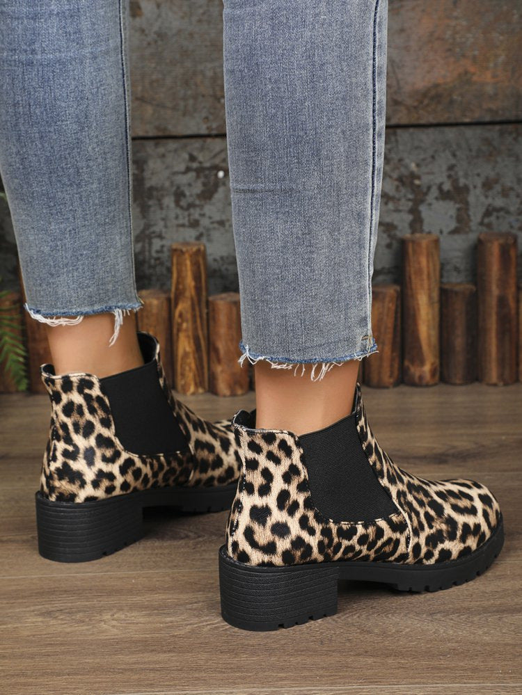 Women's Chelsea Boots | Block Heel & Easy Pull-On 2