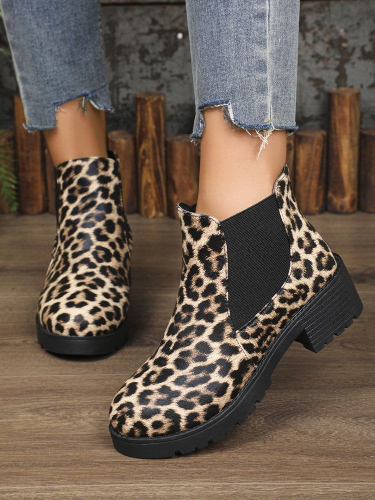 Women's Chelsea Boots | Block Heel & Easy Pull-On 5