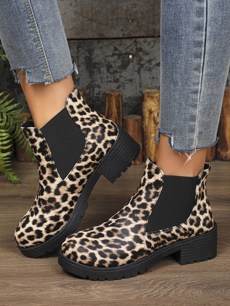 Women's Chelsea Boots | Block Heel & Easy Pull-On 1